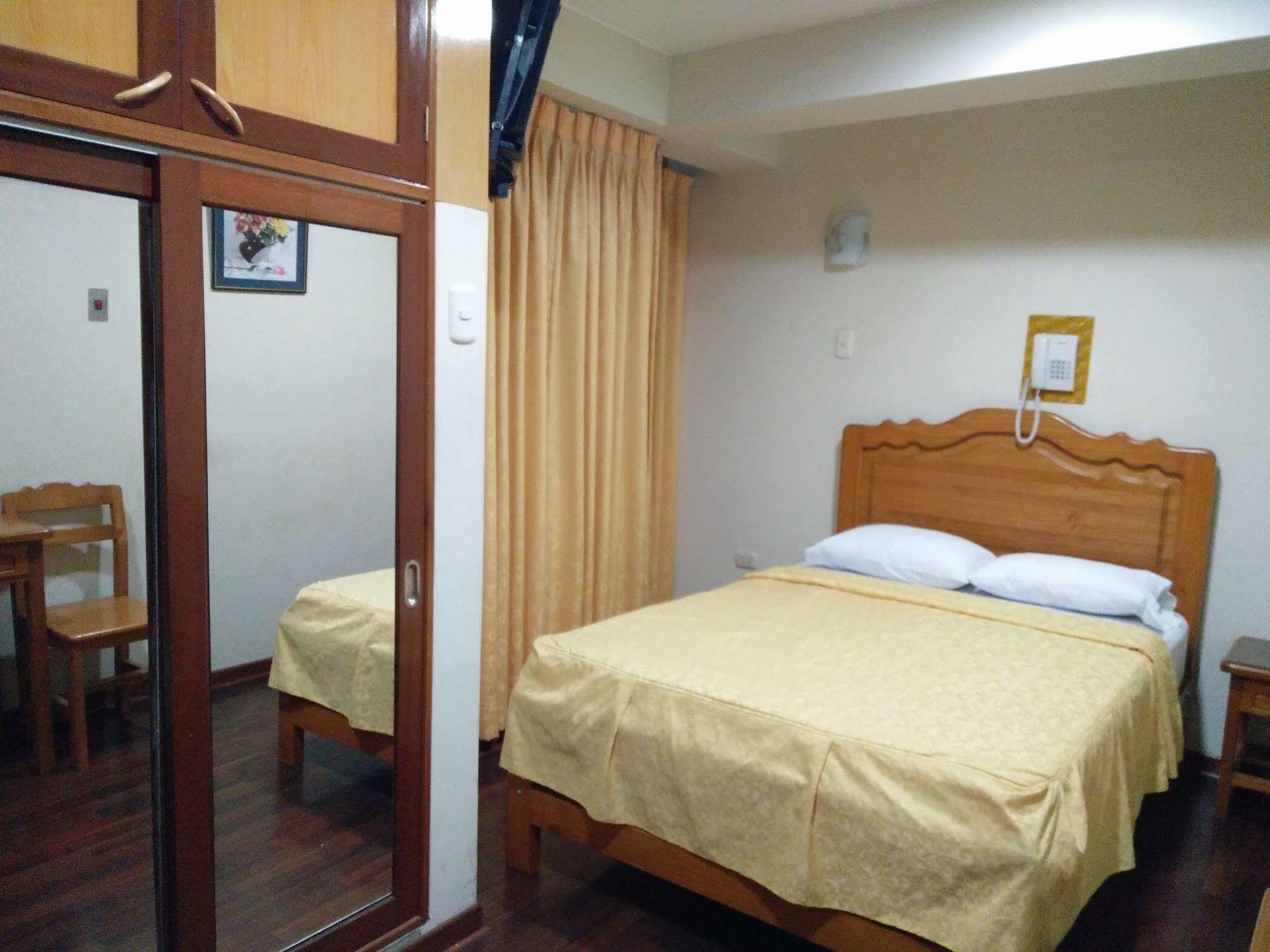 Hotel Panamericano Лима Екстериор снимка