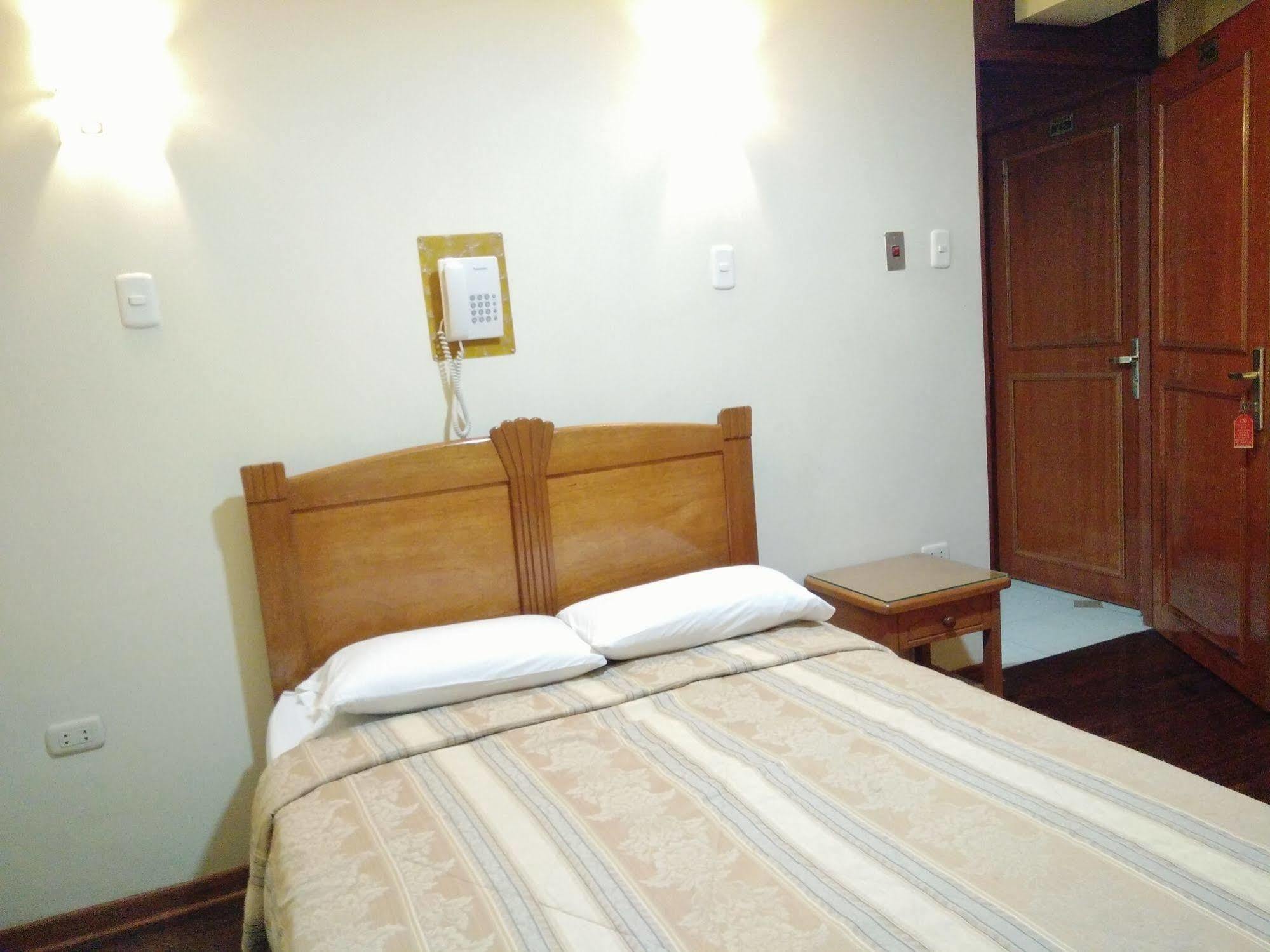 Hotel Panamericano Лима Екстериор снимка
